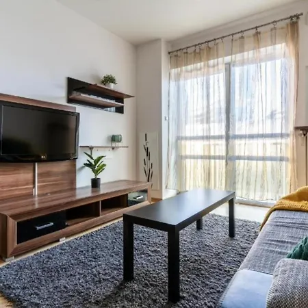 Close-golden - Spacious & Bright In Platinum Towers By Browary Warszawskie *