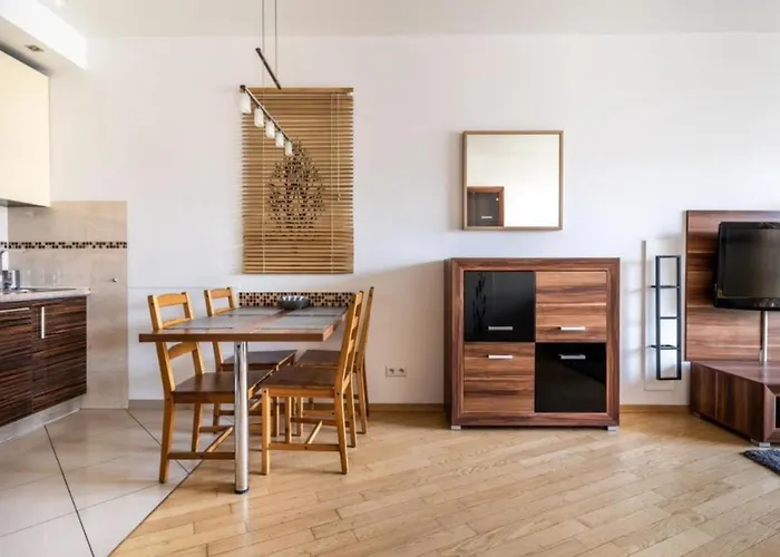 Apartment Close-golden - Spacious & Bright In Platinum Towers By Browary Warszawskie